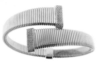 Jessica Cross Over Bangle