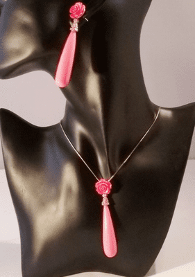 Kia Coral Tear Drop Pendant Set