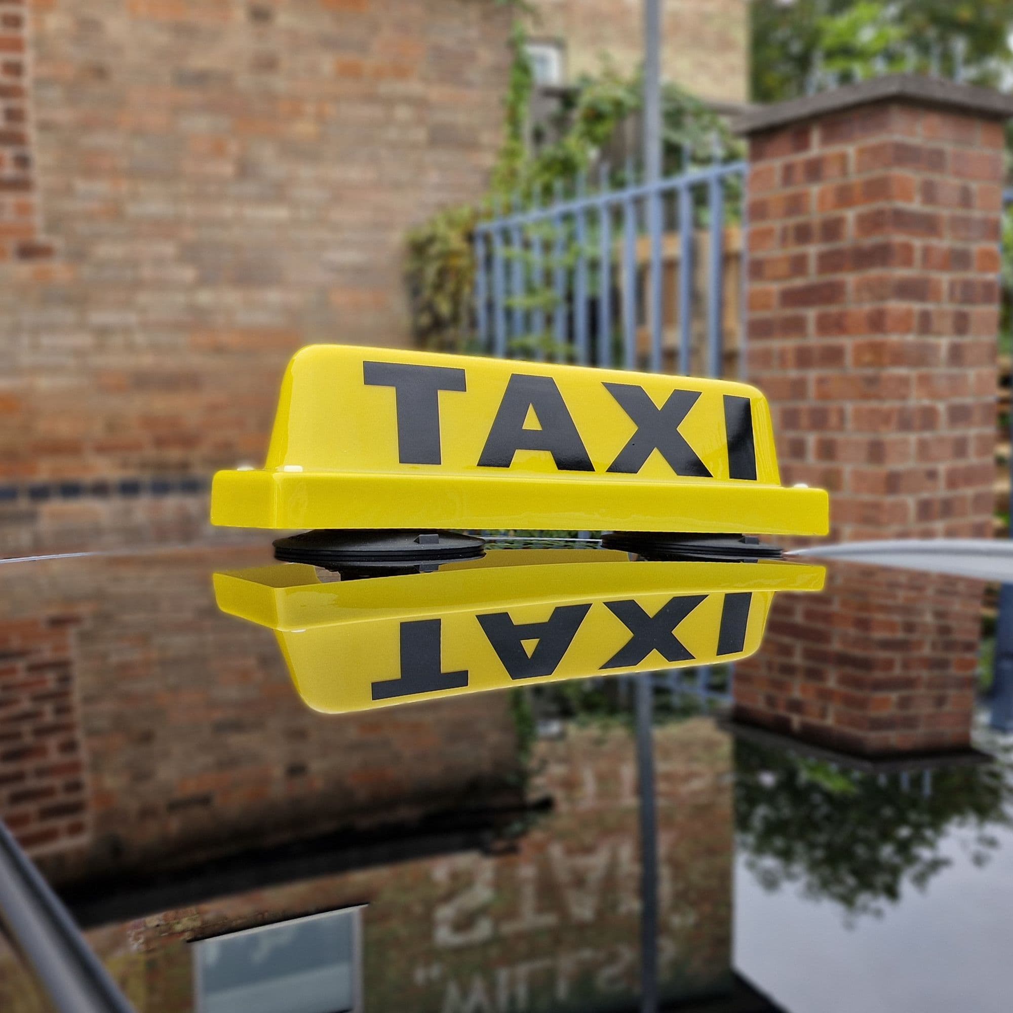 Taxi Roof Signs That Work on Glass and Aluminium Roofs – No Magnets Needed