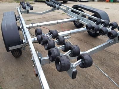 'AS NEW' SBS 2600kg ROLLER BOAT TRAILER  - SBS2600EL