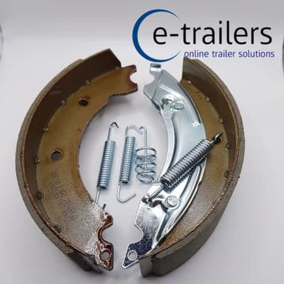 BARGAIN - 200x50 KNOTT TYPE BRAKE SHOES FOR ONE 8