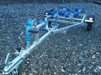 EXTREME 750kg Jet Ski / Boat Trailer 16 roller - Boat 14' -Ribs up to 5m -Dinghy to 16ft Shetland Islands Orkney Islands Caithness Sutherland Ross & Cromarty Inverness-shire Nairnshire Morayshire Banffshire Aberdeenshire Kincardineshire Angus (Forfarshire) Perthshire Argyllshire Fife Kinross-shire Clackmannanshire Stirlingshire Dunbartonshire East Lothian Midlothian West Lothian Renfrewshire Buteshire Berwickshire Selkirkshire Peebles-shire Lanarkshire Ayrshire Northumberland Roxburghshire Dumfries-shire Kirkcudbrightshire Wigtownshire Tyne & Wear Durham Cumbria North Yorkshire East Riding of Yorkshire West Yorkshire Lancashire Greater Manchester Merseyside Lincolnshire Nottinghamshire South Yorkshire Derbyshire Cheshire Flintshire Denbighshire Anglesey Caernarvonshire Rutland Leicestershire Staffordshire Shropshire Montgomeryshire Merionethshire Norfolk West Midlands Suffolk Cambridgeshire Bedfordshire Northamptonshire Warwickshire Worcestershire Herefordshire Radnorshire Cardiganshire Essex Hertfordshire Buckinghamshire Oxfordshire Gloucestershire Monmouthshire Breconshire Glamorgan Carmarthenshire Pembrokeshire Kent Greater London Surrey Berkshire Wiltshire Somerset East Sussex West Sussex Hampshire Dorset Devon Cornwall Antrim Derry / Londonderry Down Armagh Tyrone Fermanagh Launceston Plymouth Turro Penzance St Austell Exmouth Salcombe Totnes Bournemouth Southampton Cardiff Manchester Liverpool Glasgow inverness Looe Liskeard Bodmin Trailer SBS Mersea Admiral Extreme Bramber Nicholson Nugent Ifor Williams Indespension Wessex Lorries Erde Daxara