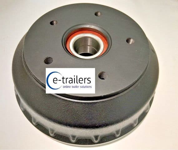 GENUINE ALKO 2051 EURO BRAKE DRUM 112 PCD 605121 1366103 - FITS BRIAN JAMES Shetland Islands Orkney Islands Caithness Sutherland Ross & Cromarty Inverness-shire Nairnshire Morayshire Banffshire Aberdeenshire Kincardineshire Angus (Forfarshire) Perthshire Argyllshire Fife Kinross-shire Clackmannanshire Stirlingshire Dunbartonshire East Lothian Midlothian West Lothian Renfrewshire Buteshire Berwickshire Selkirkshire Peebles-shire Lanarkshire Ayrshire Northumberland Roxburghshire Dumfries-shire Kirkcudbrightshire Wigtownshire Tyne & Wear Durham Cumbria North Yorkshire East Riding of Yorkshire West Yorkshire Lancashire Greater Manchester Merseyside Lincolnshire Nottinghamshire South Yorkshire Derbyshire Cheshire Flintshire Denbighshire Anglesey Caernarvonshire Rutland Leicestershire Staffordshire Shropshire Montgomeryshire Merionethshire Norfolk West Midlands Suffolk Cambridgeshire Bedfordshire Northamptonshire Warwickshire Worcestershire Herefordshire Radnorshire Cardiganshire Essex Hertfordshire Buckinghamshire Oxfordshire Gloucestershire Monmouthshire Breconshire Glamorgan Carmarthenshire Pembrokeshire Kent Greater London Surrey Berkshire Wiltshire Somerset East Sussex West Sussex Hampshire Dorset Devon Cornwall Antrim Derry / Londonderry Down Armagh Tyrone Fermanagh Launceston Plymouth Turro Penzance St Austell Exmouth Salcombe Totnes Bournemouth Southampton Cardiff Manchester Liverpool Glasgow inverness Looe Liskeard Bodmin Trailer SBS Mersea Admiral Extreme Bramber Nicholson Nugent Ifor Williams Indespension Wessex Lorries Erde Daxara Brian James Launceston Exeter Wadebridge Padstow Alko Knott Bradley Indespension Peak BPW