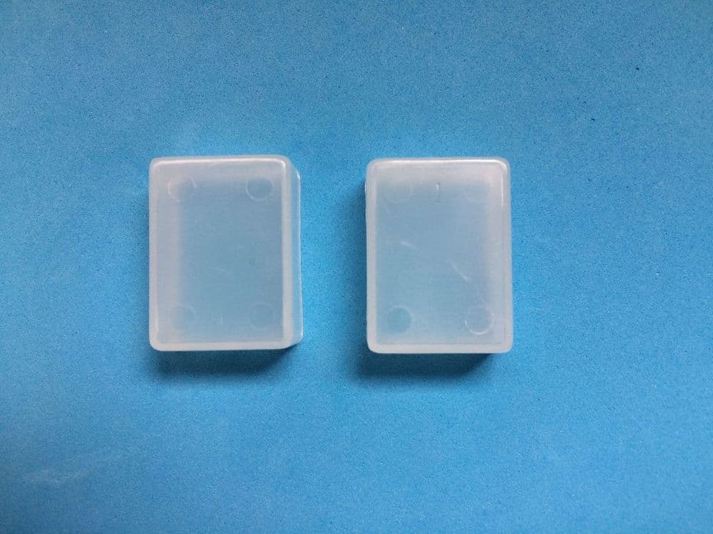 PAIR OF SQUARE END CAPS FOR 25MM BLIND