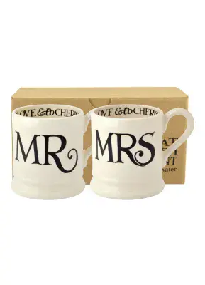 Black Toast 1/2 Pint Mugs - Mr & Mrs