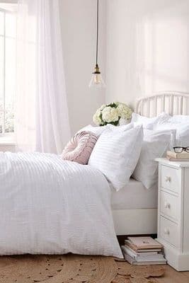 LAURA ASHLEY -  Emma Seersucker White