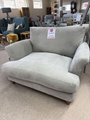 Westbridge Lacey Loveseat
