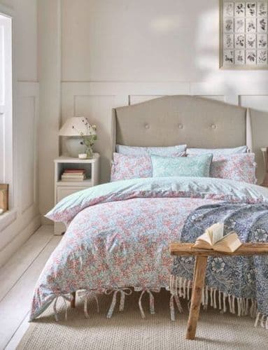 WILLIAM MORRIS -  Clover Powder Blue/Madder  SET