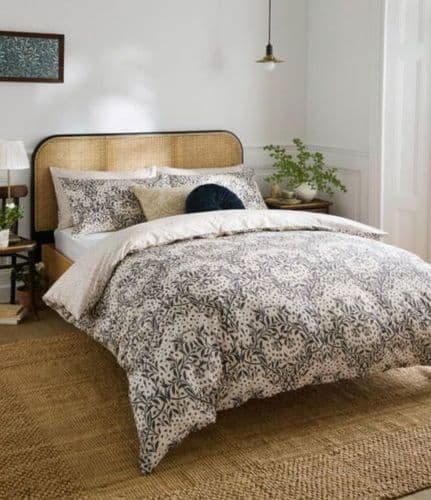 WILLIAM MORRIS -  Michaelmas Daisy - Linen