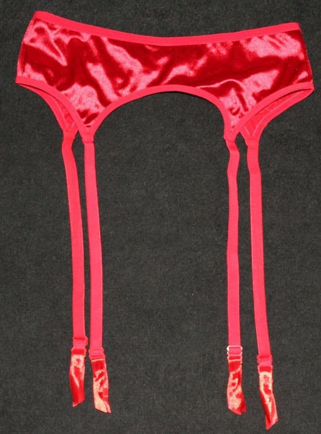 Beautiful RED Satin 4 strap Suspender/Garter belt UK Size 10-14  24-30