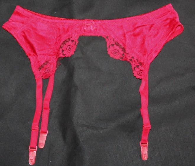 Beautiful Red Satin/Lace 4 strap Suspender/Garter belt Waist Sizes 28