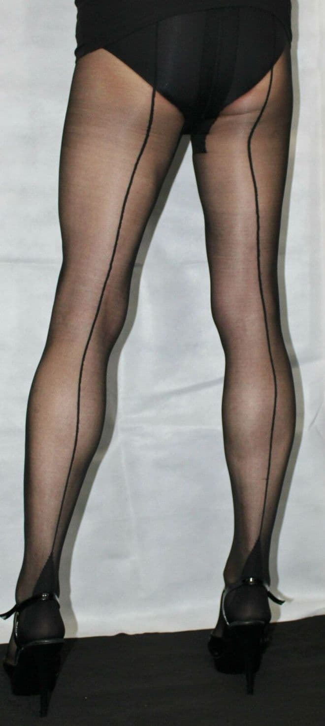 Black 15 Denier Black Contrast French/ Point (Cuban) Heel & Seam Retro One Size