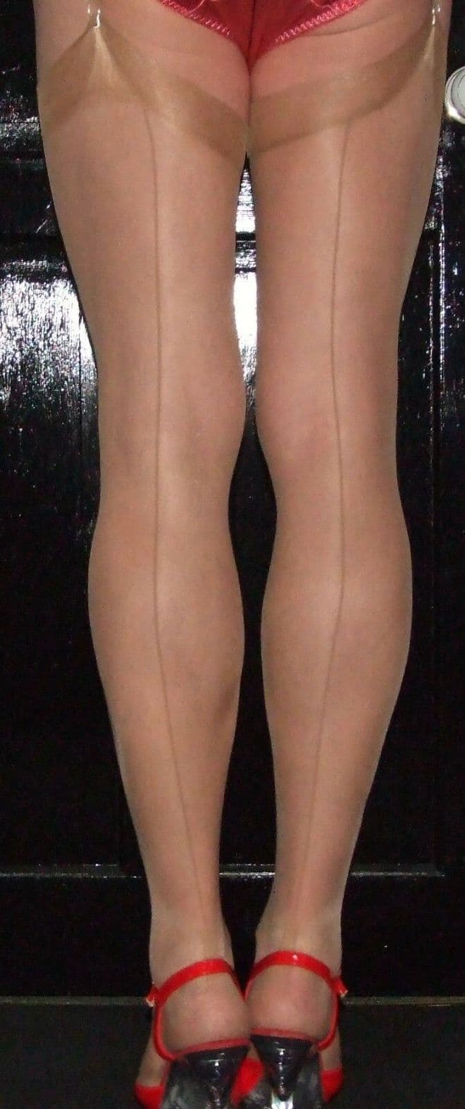 Fantastic 10 Denier Ultra Sheer Natural Tan Cuban Heel Seamed stockings S M L XL