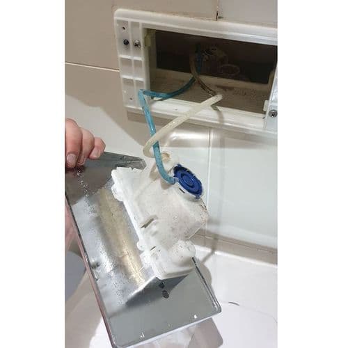 Derwent Macdee Kayla Pneumatic Chrome  Flush plate	SYG612CP