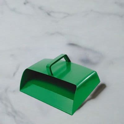 DP3 Enclosed Dustpan Available in Green, Red, White & Yellow
