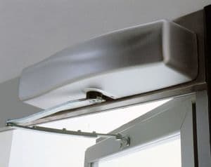 SWINGO AUTOMATIC DOOR OPERATOR WITH ARTICULATED ARM