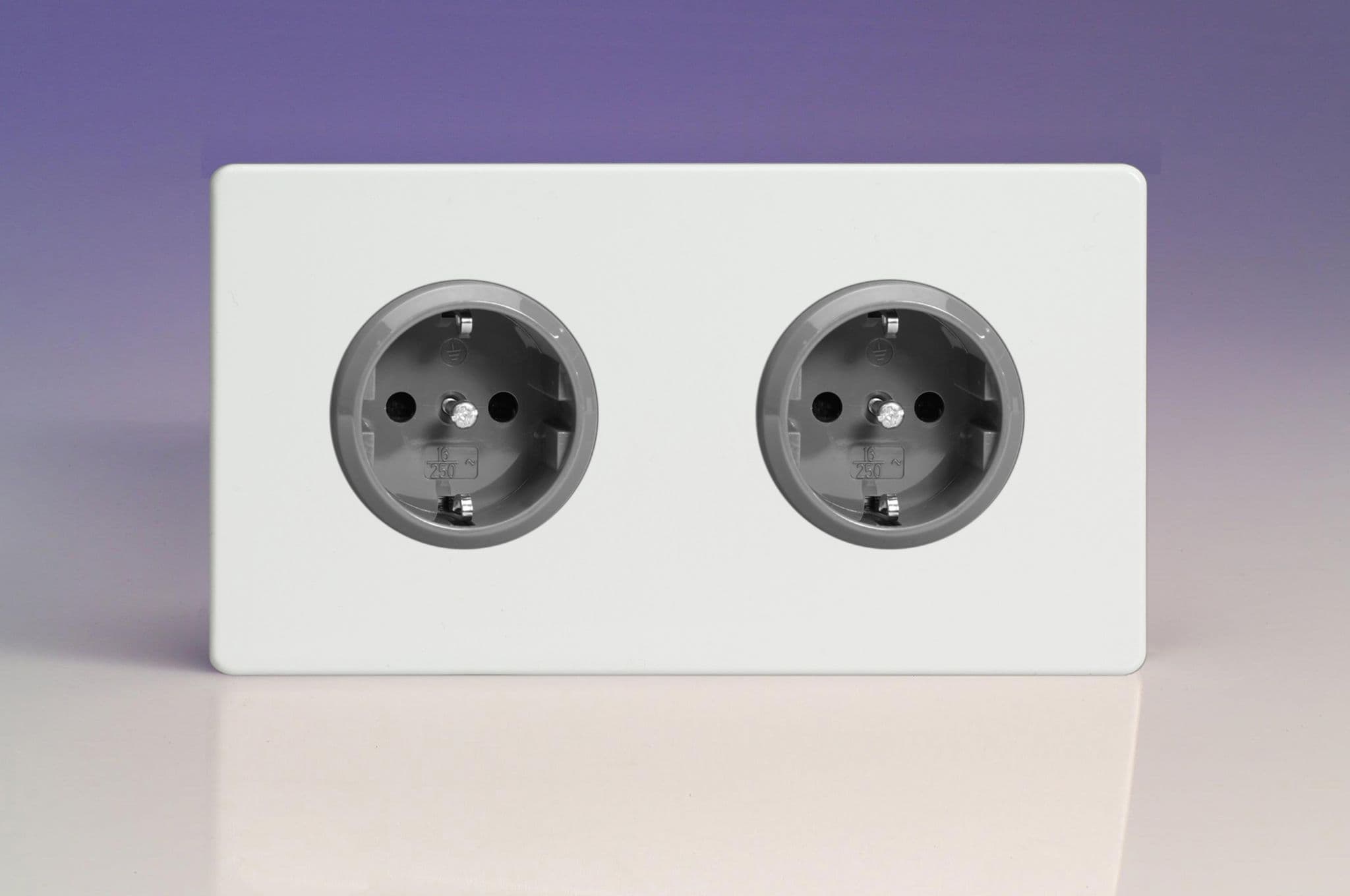 White White Wall Plug - In Chandeliers & Ceiling Fixtures White ...