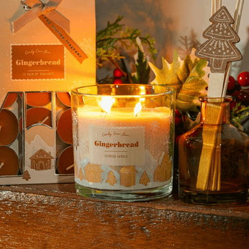 Candy Cane Lane Scented Candle - 350g -Gingerbread