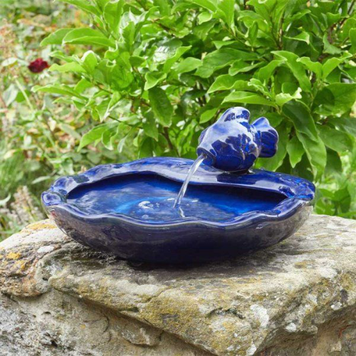 Ceramic Fish Fountain - Solar Water Feature - 32cm.