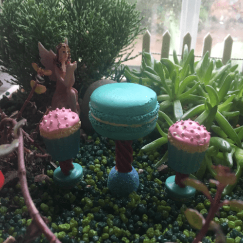 Miniature Garden Super Sweet Dessert table & Chair set.