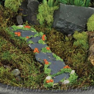 Fiddlehead - Long Slate & Flower Pathway (19cm)