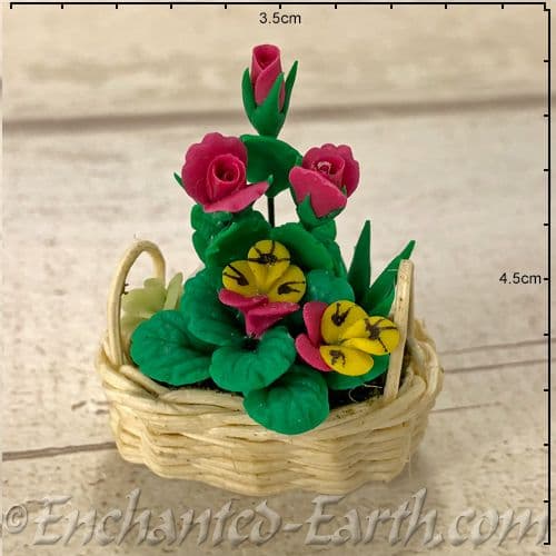 Gardeners World Handmade Miniatures - Choose from Roses or Tulips - 5cm.