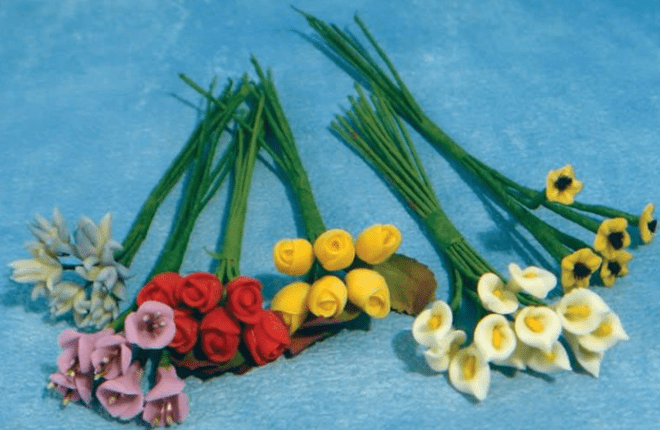 Gardeners World Miniatures - Bunch of flowers - 6 to choose from.