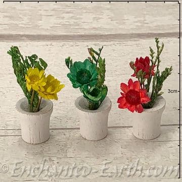 Gardeners World Miniatures - Set of 3 White Pots With Flowers - 3cm