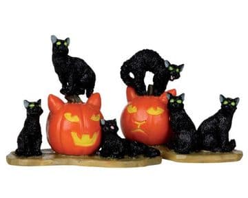 Lemax Spooky Town - Pack of 2 Halloween Cats & Pumpkins