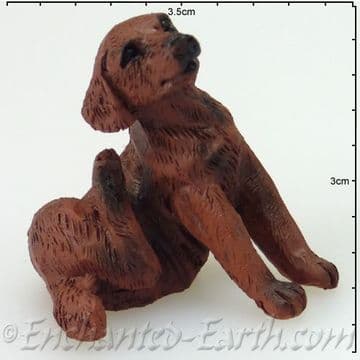 Miniature Garden Scratching Chocolate Labrador Dog - Small 3.5cm