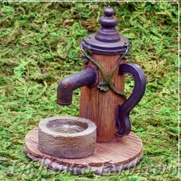 New Vivid Arts Miniature World Plus Size - Garden Water Pump -9cm