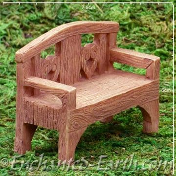 New Vivid Arts Miniature World Plus Size - Love Bench - 7cm
