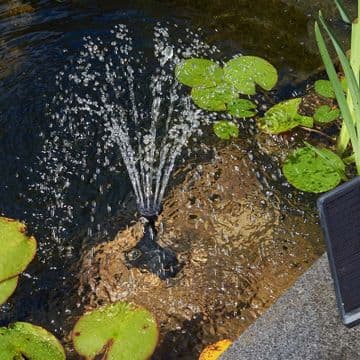 Solar Sunjet 150 - Built in filter, floating pad & 3 fountain heads