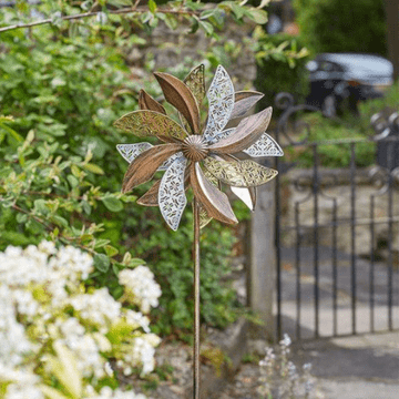 The Forgotton Garden Wind Spinner - Fillagree leaves - 120cm