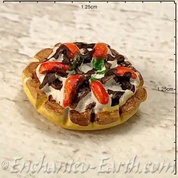 The Miniature Kitchen - Ceramic Strawberry, Chocolate & Cream Pie