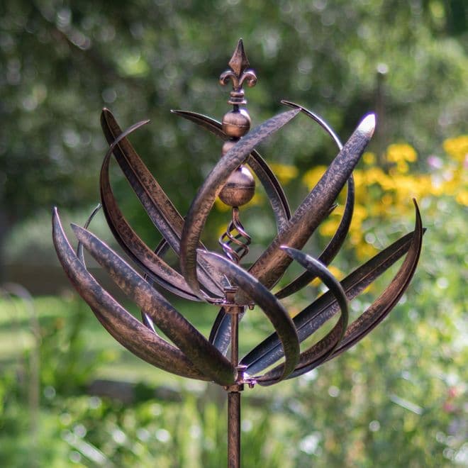 The Royal Windsor Garden Wind Spinner - 220cm.