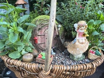 The Willow basket - Country Garden Garden