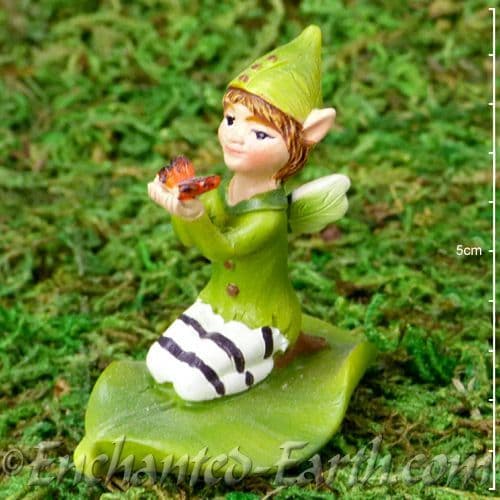 Vivid Arts - Miniature World - Kneeling Leaf Fairy