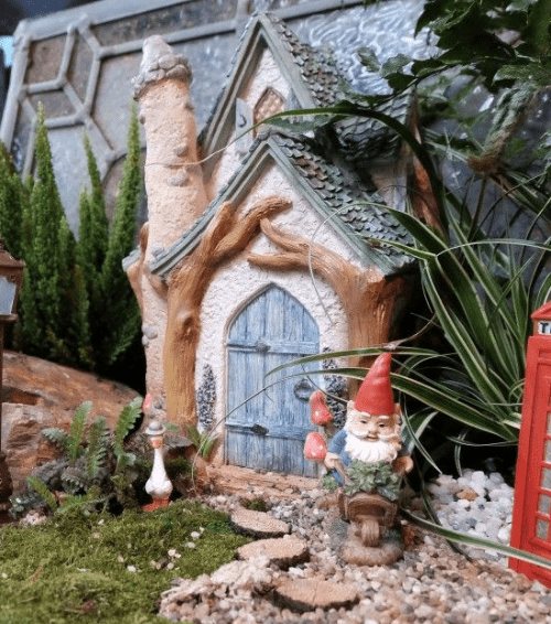 Vivid Arts - Miniature World -The Woodland Cottage