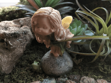 Woodland Dell Fairy- Kerry the Kissing fairy - 7.5cm