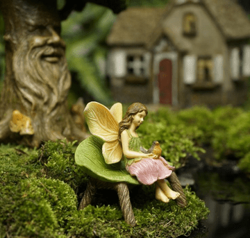 Woodland Knoll - Robin - Flower Fairy with bird