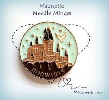 Hogwarts Day Needle Minder
