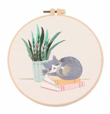 Sleepy Cat Embroidery Kit