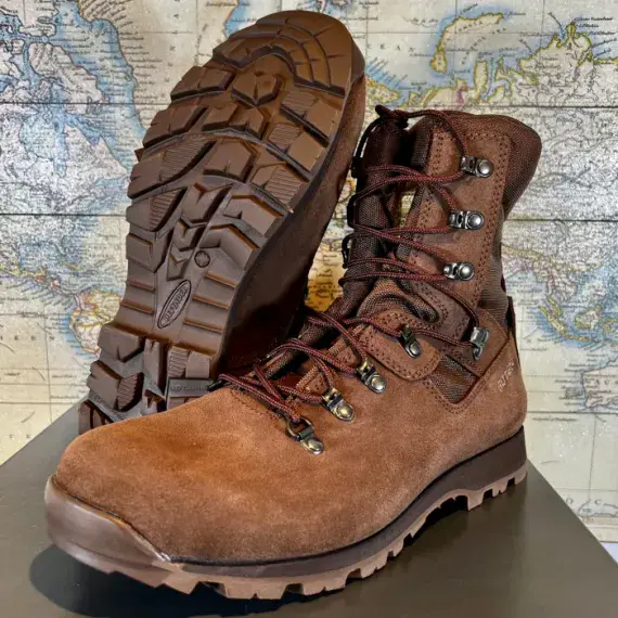 Altberg Desert Microlite MK11 Military Boots – Beige Suede – UK Size 10 – New In Box