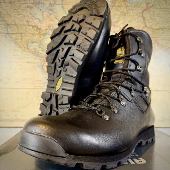 AltBerg Tabbing Boot, Black Leather