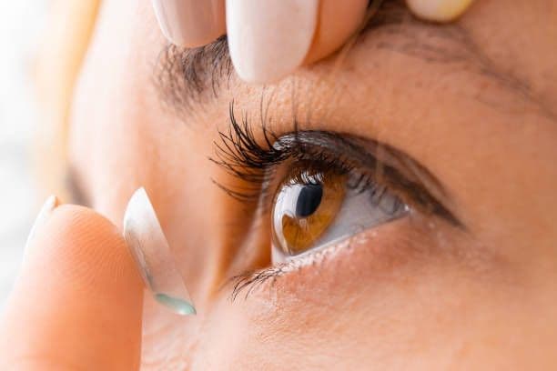 Monthly Contact Lenses: Pros, Cons and Care Tips