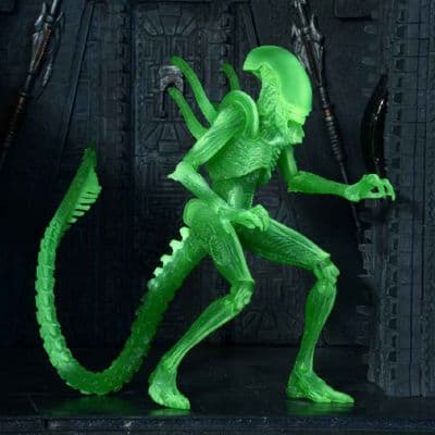 ALIEN VS PREDATOR: ALIEN WARRIOR THERMAL VISION (GLOW IN THE DARK) ACTION FIGURE FROM NECA