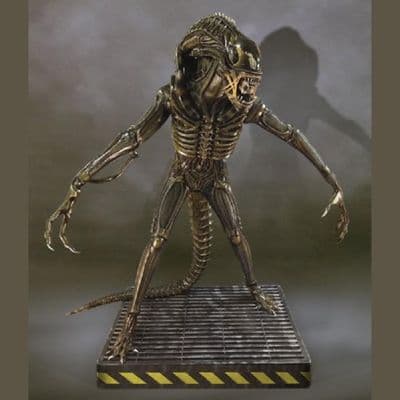 ALIEN WARRIOR 1:1 SCALE LIFE SIZE STATUE FROM HOLLYWOOD COLLECTIBLES GROUP