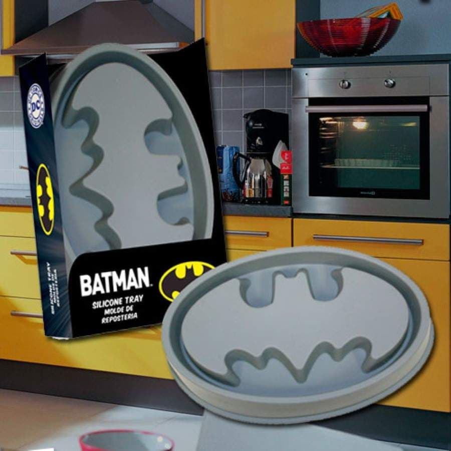 BATMAN LOGO SILICONE CAKE PAN FROM SD TOYS