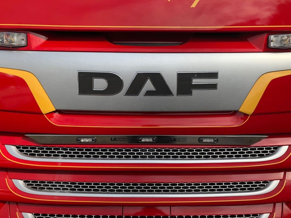 DAF XF106 Grill Strip Top PN LABR92